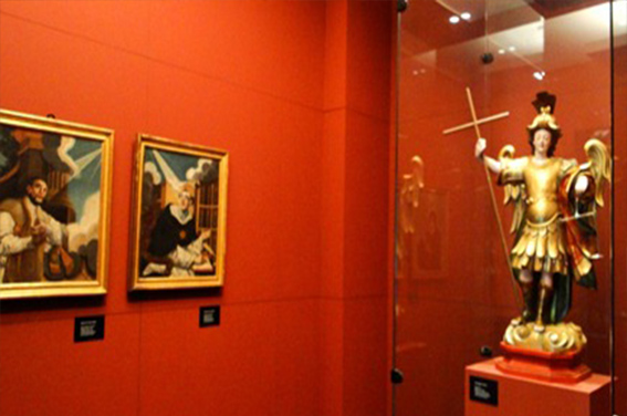 Sala Mestre Ataíde e Santeiros Populares
